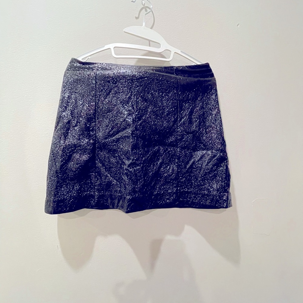 Crinkled Leather-LIKE material (not real leather)